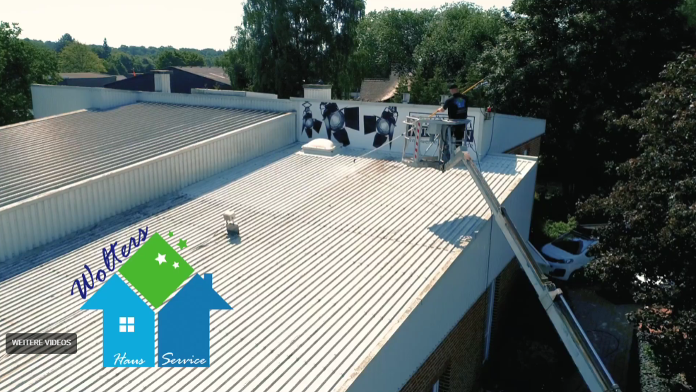 Video Vorschau: Dachreinigung Grafschaft mit Teleskop-Lanze.